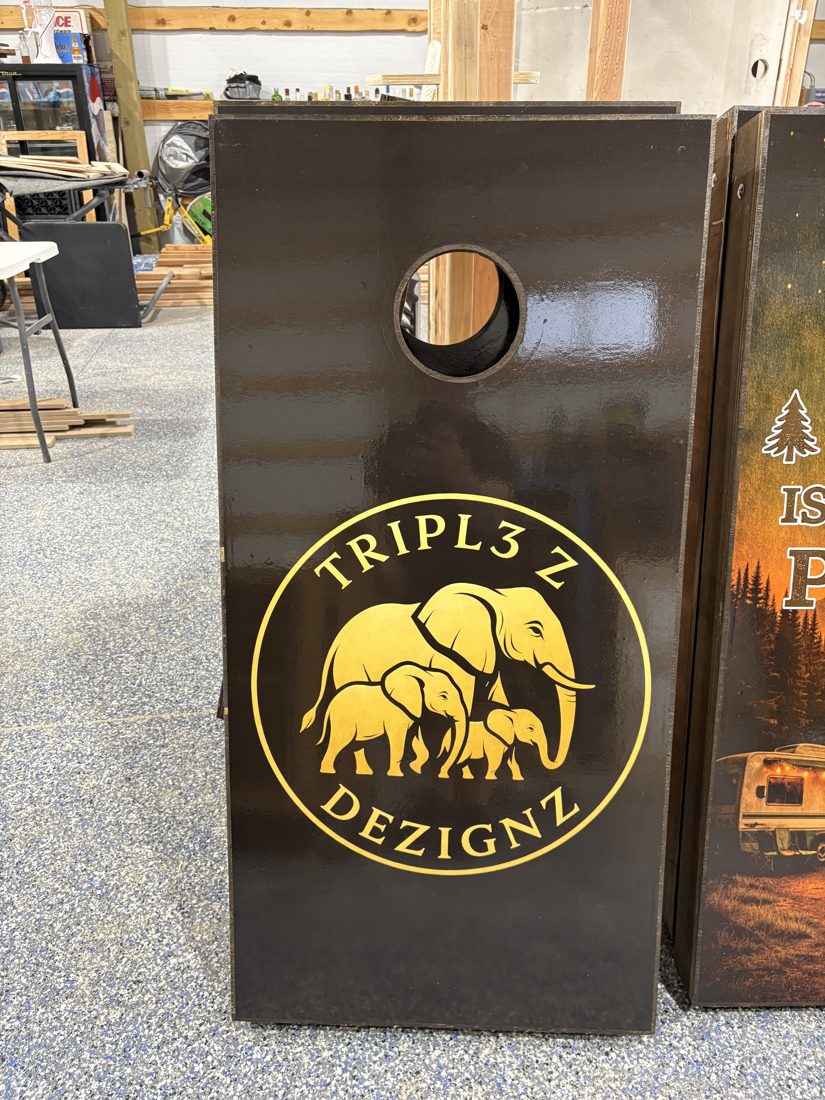 TRIPL3 Z DEZIGNZ — elephant roundel